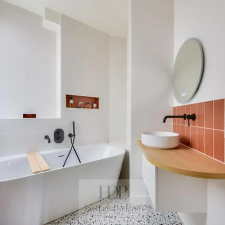 Appartement Ternes, 70m2, 2 Chambres, 2 Salles De Bains *
