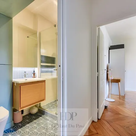 Apartment Ternes, 70m2, 2 Chambres, 2 Salles De Bains Paris